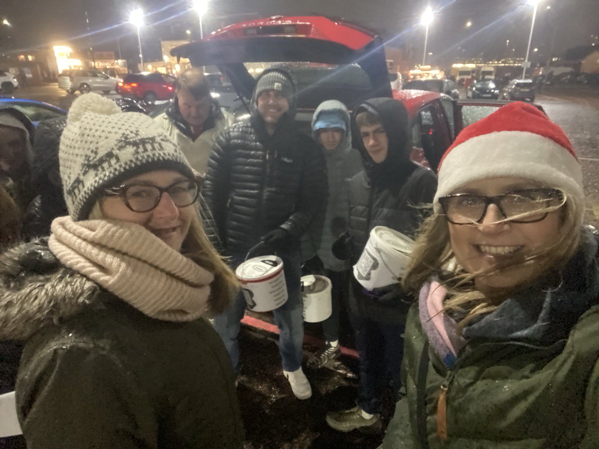 Thank you ⁦<a href="/StadiumOfLight/">Stadium of Light</a>⁩ &amp; ⁦<a href="/SunderlandAFC/">Sunderland AFC</a>⁩ for our ⁦<a href="/LangleyParkCric/">Langley Park & Bearpark Cricket Club</a>⁩ bucket collection at tonight’s match! 🏏❄️⚽️