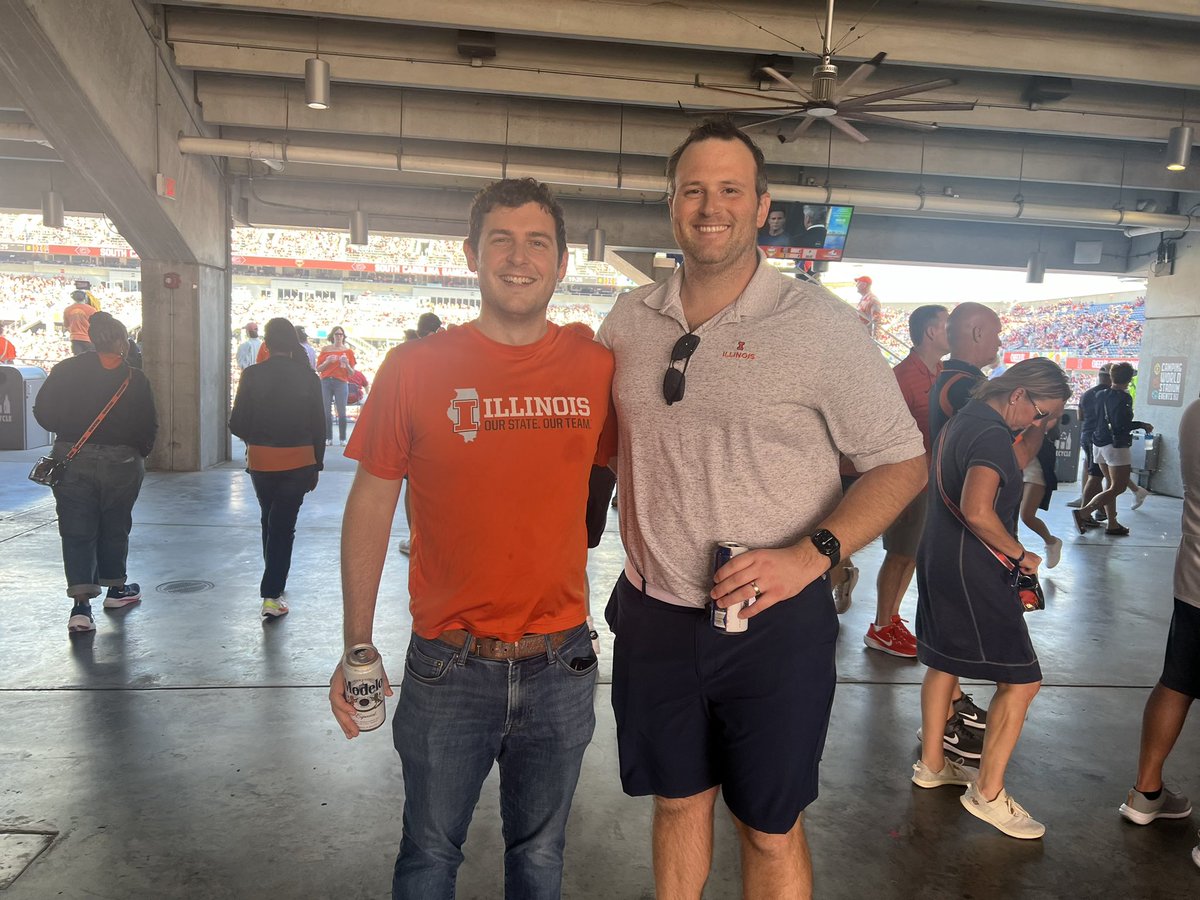 gregzeck's tweet photo. 24 hours later and I still can’t get over how great of a @CitrusBowl that was. Amazing job FL Citrus Sports. A perfect way to cap off a fantastic season for @IlliniFootball! An incredible gameplan drawn up by @BretBielema and his staff. Couldn’t be more proud of these #Illini https://t.co/XSafI95N59