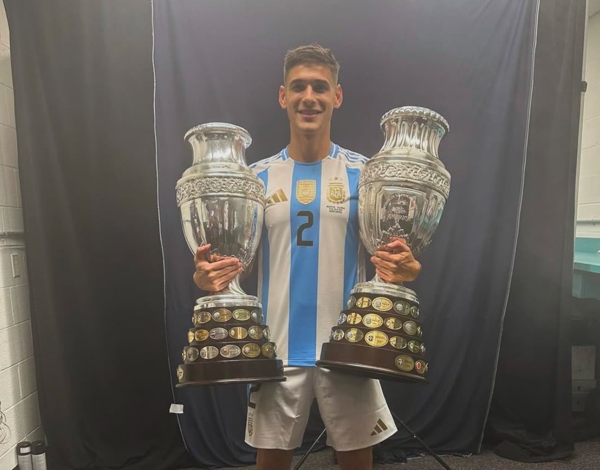 FabrizioRomano's tweet photo. 🚨🔴⚪️ River Plate and Fiorentina are set to sign all documents for Chino Martínez Quarta deal.

He’s returning to River, as expected. 🇦🇷 https://t.co/0AvOdnfDn5