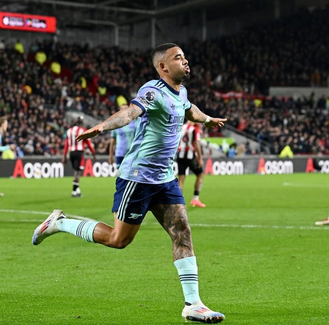 gabrieljesus9's tweet image. Perfect way to start the year... 
+ 3 points and goal.
🙏🏾🤙🏾