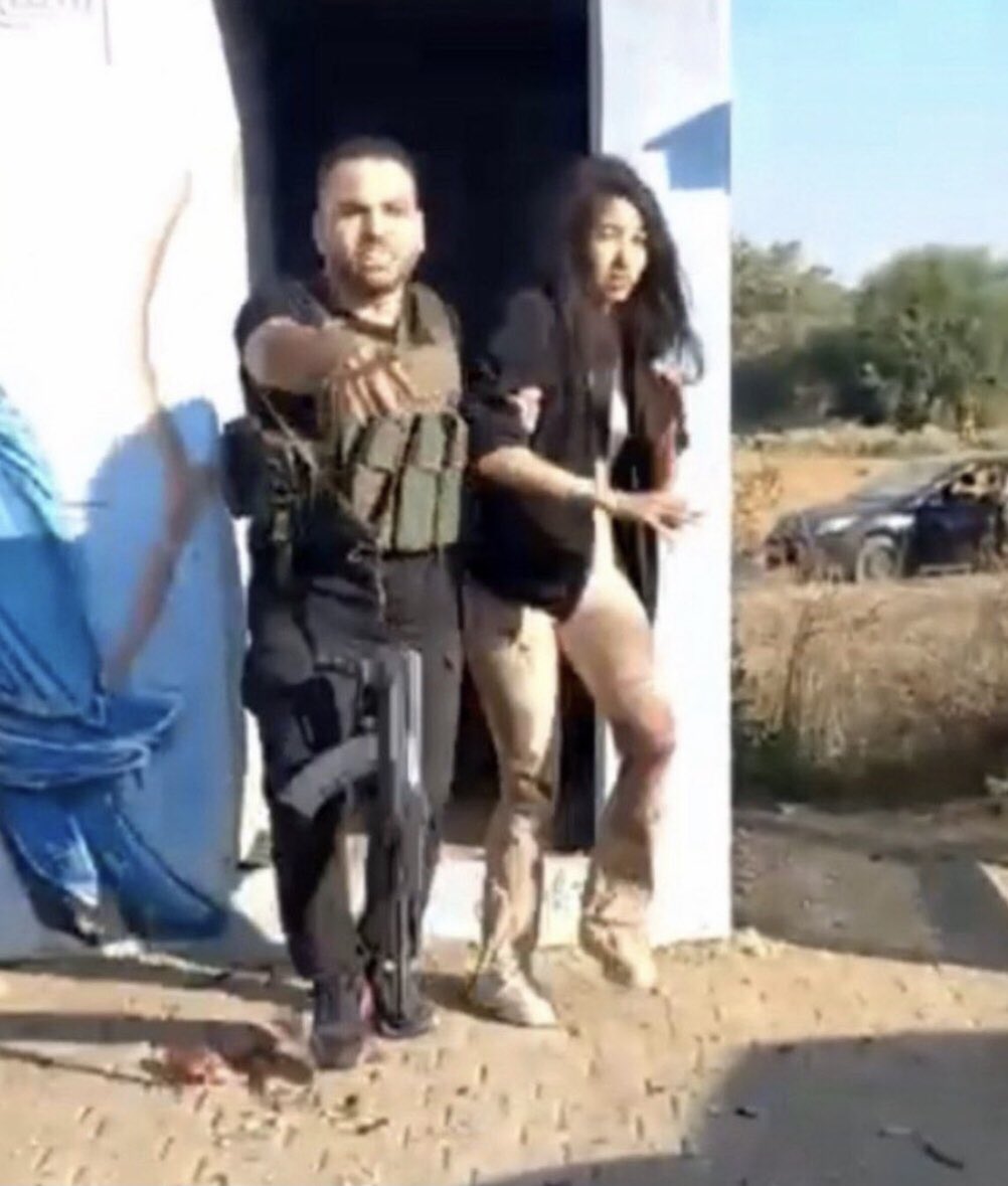 KaranliginKizi7's tweet image. YİNE #SÖYLEDİKLERİMİZ BİR DAHA #GERÇEKLEŞTİ ve #DOĞRULANDI !
BU #SEFERDE BİZİ #HTŞ li #COLANİ DOĞRULADI😊😁
🗣NE DEMİŞTİK !😉
✔#İDLİB de &quot;SURİYELİ SİVİL VATANDAŞ YOK&quot; #YABANCI UYRUKLU #IŞİD #EL_KAİDE #EL_NUSRA GİBİ RADİKAL  #CİHATÇILAR VAR #AİLELERİ İLE #BİRLİKTE&quot;✔