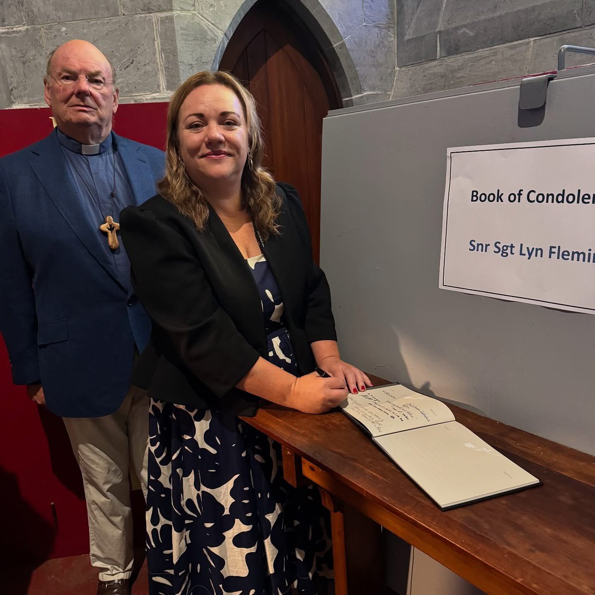 A book of condolence has been opened at Nelson Cathedral for Senior Sergeant Lyn Fleming. Thank you Rev Steve Jordan for initiating. RIP Lyn 💙