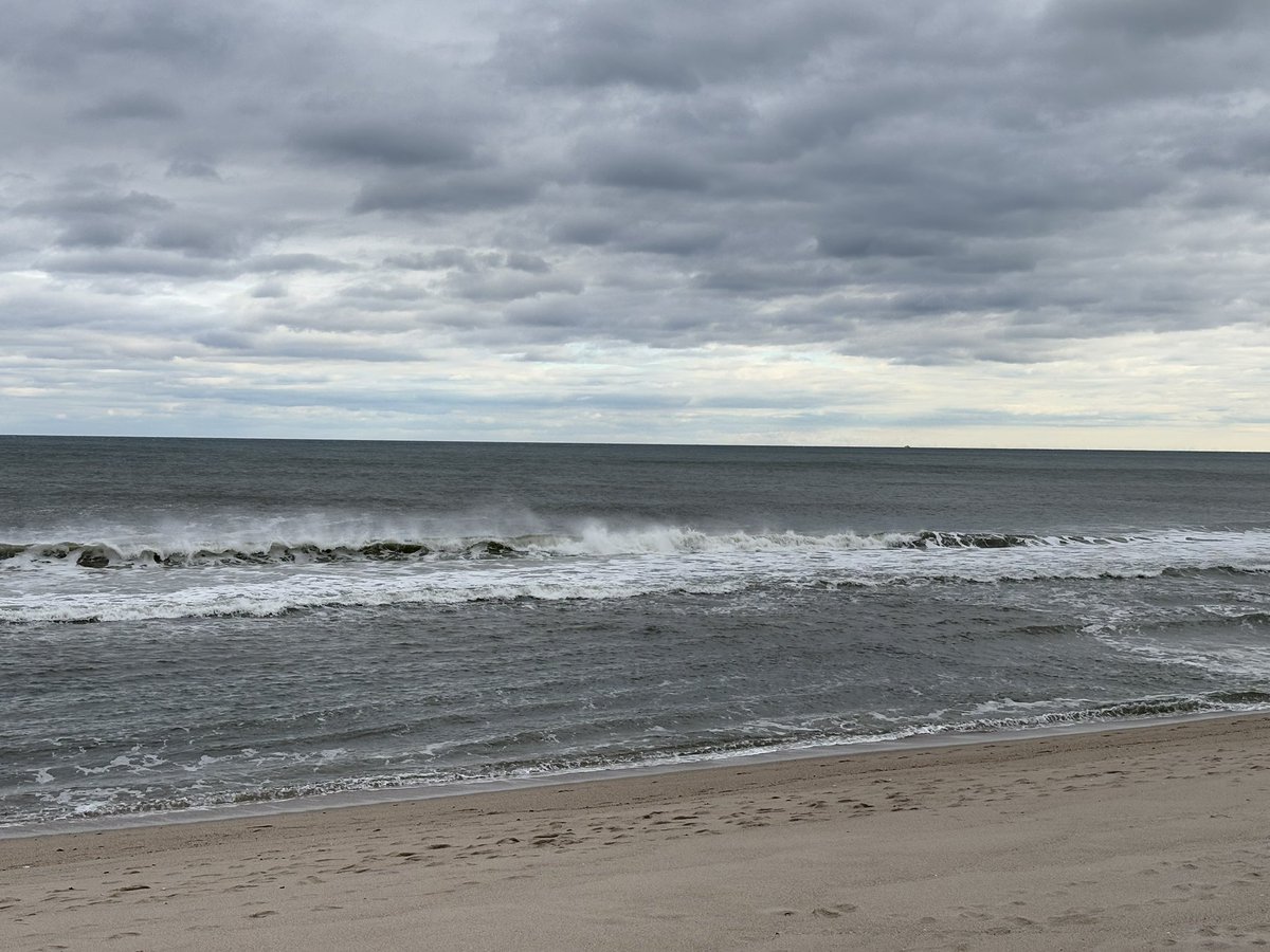 ryanoconnell79's tweet photo. Little chilly, little windy but it’s a rule. On New Year’s Day we swing by the beach to say hello to the ocean for the first time that year.
#NewJersey #Jersey #NoDrones #NewYear2025 https://t.co/bGFpcwTkRv