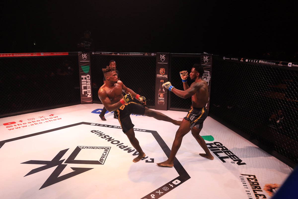 TheAKOShow's tweet photo. Styve Ngono 🇨🇲 made it look easy against Gaoussou Sanou 🇧🇫 winning by Submission via RNC at AKO7 in his debut.
Swipe to see the fight photos 👉🏾
#AKO7 #AKOChampionship #AfricanKnockout #Lagos #Nigeria https://t.co/QVaYn3UPFJ