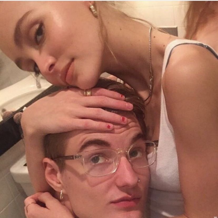 HuhNc68ynstrf's tweet photo. young lily rose depp because she is so teenage girl and i love her 

a thread https://t.co/EtZiAiLJKT