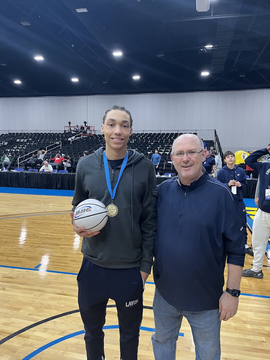 Moeller takes home the 2024 Beach Ball Classic Best Team Sportsmanship Award! The Crusaders finished (2-1) overall in Myrtle Beach, SC. #GoBigMoe 

Congratulations to Alex Kazanecki on making the Beach Ball Classic All Tournament Team!