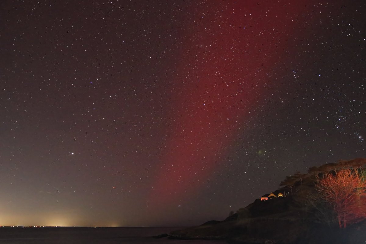 Eddie Dee (@eddiedee_) on Twitter photo Northern Lights over Helvick head in the last hour thanks to <a href="/CarlowWeather/">Carlow Weather</a> for heads up📸🙌 #northernlights Northern Lights over Helvick head in the last hour thanks to <a href="/CarlowWeather/">Carlow Weather</a> for heads up📸🙌 #northernlights