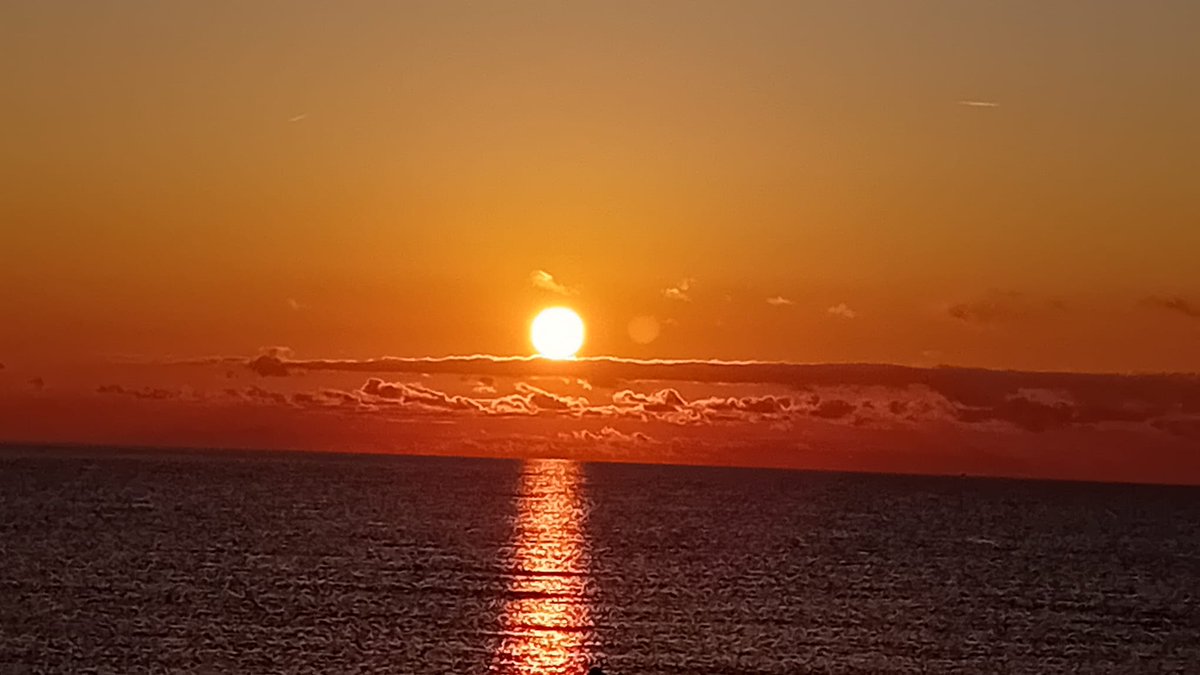 Primera sortida de sol a Mataró 1/1/25.. Bon any per tots🌹❤️🎄🎉🥂🍾