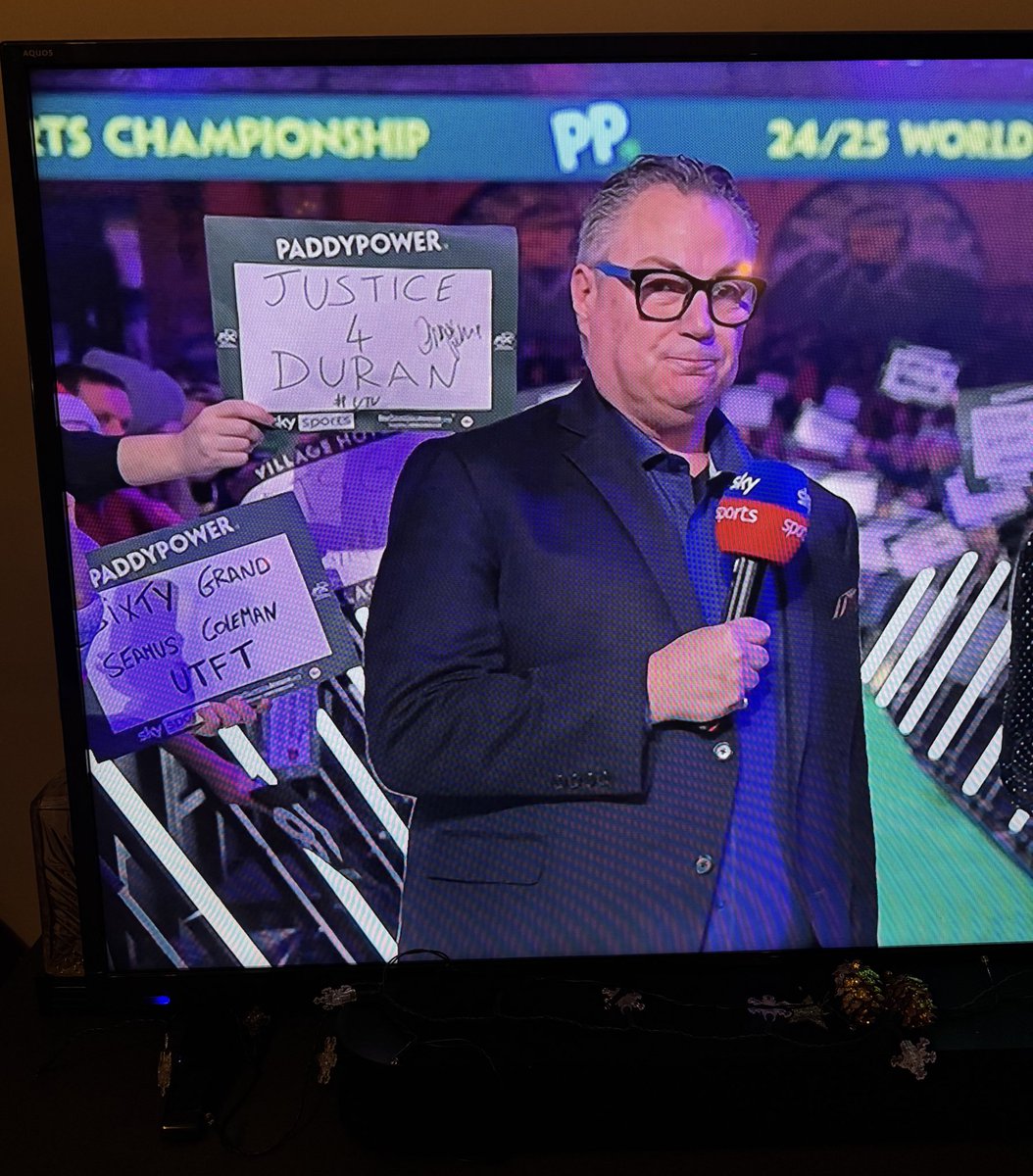 KateTracey12's tweet photo. Best use of a sign so far😂🙌🏼 UTV https://t.co/isXV5Cr1Tx
