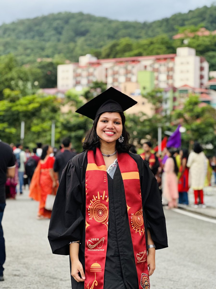 SNEHAPR7's tweet photo. Cherishing one of the best moments from 2024🌟
Post graduated from IISER TVM with a BSMS dual degree, grateful and proud🎓❤️ https://t.co/YeJWK1Ro9G
