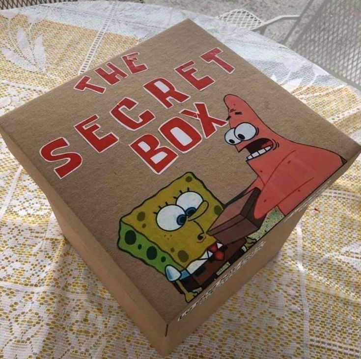 ㅤㅤㅤ
ㅤㅤ
       ┃𝗦𝗘𝗖𝗥𝗘𝗧 𝗙𝗥𝗜𝗘𝗡𝗗.
          <a href="/starskinleyrp/">McKinley Stars RP</a>  ’
 /  levantou-se de seu assento e foi até o centro da sala, com o presente em mãos, passou a descrever seu amigo oculto.

     — A pessoa que eu tirei é baixinha, ela ri de forma estrondosa e divertida, +