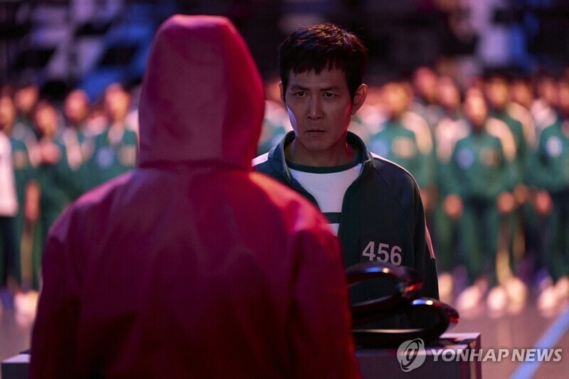kvibe_yonhap's tweet photo. 'Squid Game 2' Hits 490 Million Hours Viewed Globally; Season 3 to Feature 'Cheolsu Doll'
#오겜2 #오징어게임2 #오징어게임3 #490M #글로벌시청률 #오겜3 #철수인형 @NetflixKR @NetflixID @NetflixJP @netflix @NetflixFR @NetflixBrasil
https://t.co/X7gOtfWUhb https://t.co/Ig9VedcWYI