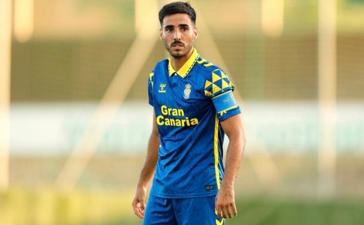 Lo siento pero un capitán de Las Palmas no se puede ir al Tenerife directamente. Gracias, por nada