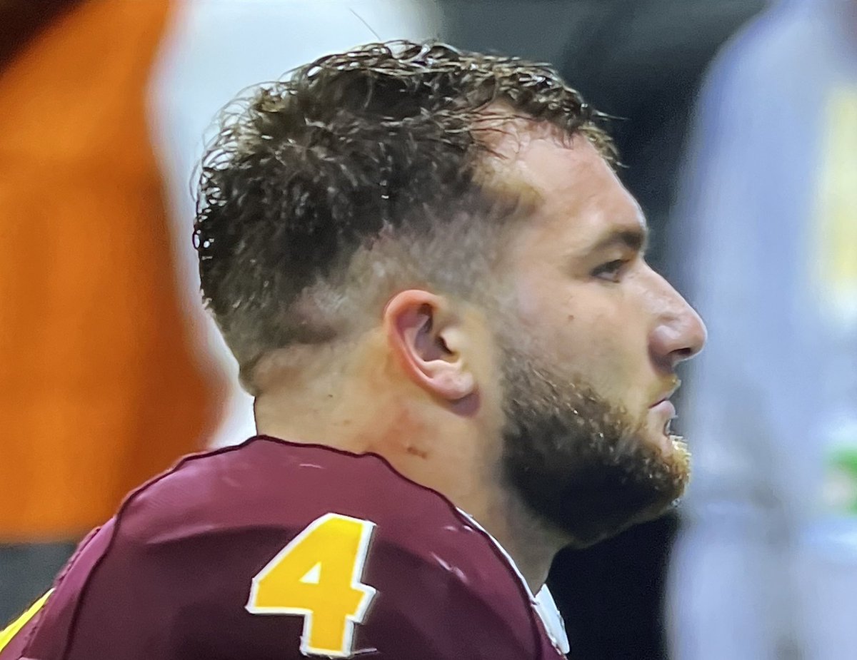 Super70sSports's tweet image. Pass interference, tore his helmet off, motherfucker’s out there vomiting … I fucking love this kid.