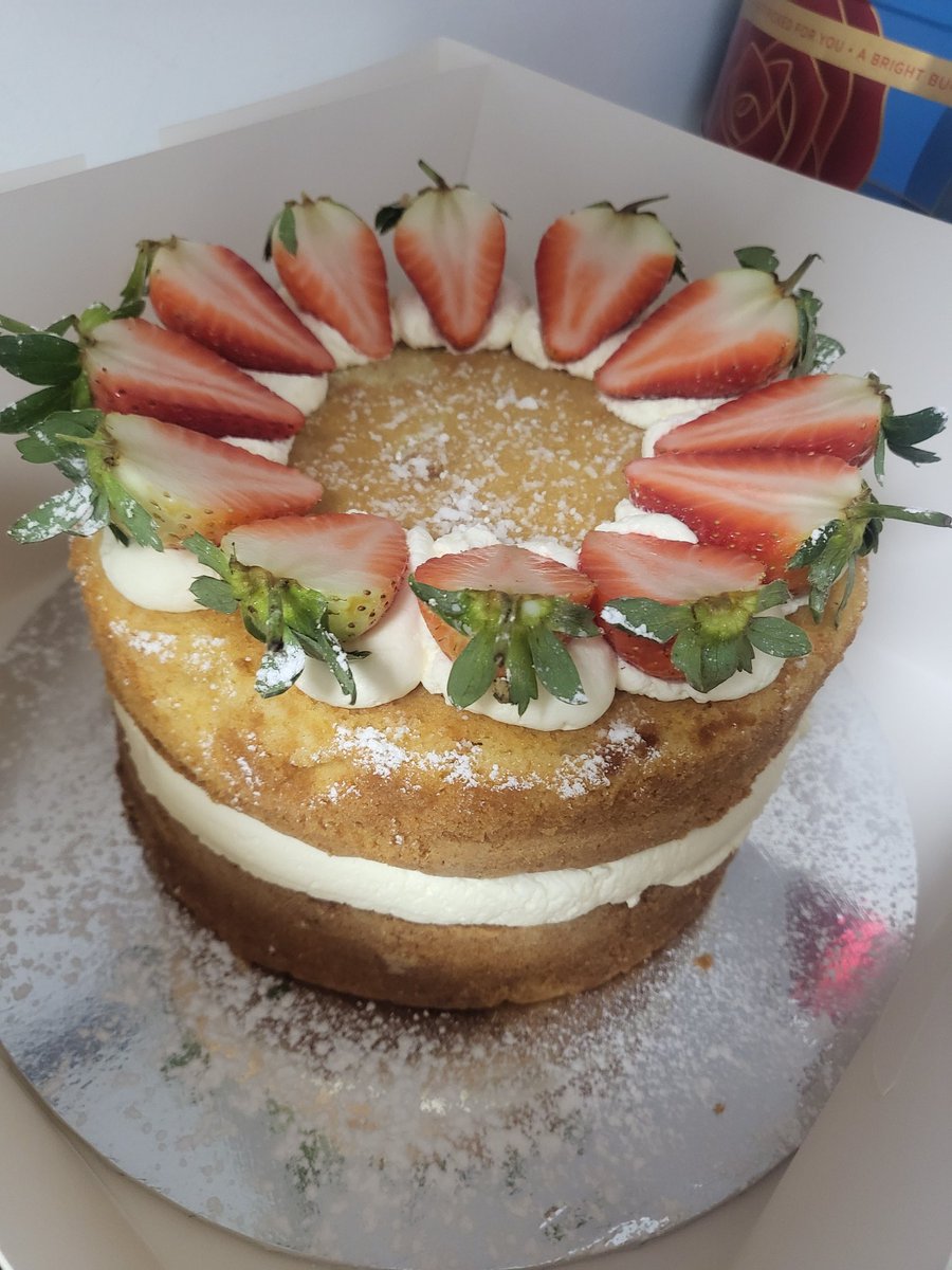 A little New Year's buffet for our amazing staff!  Happy New Year everyone ❤️