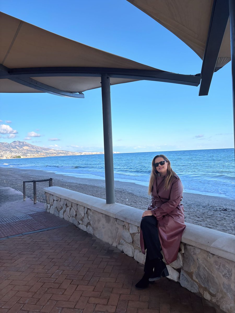 2025, te pido fuerza, coraje e ilusión para seguir adelante.  #Feliz2025 ⚡️🙏🏻🙌