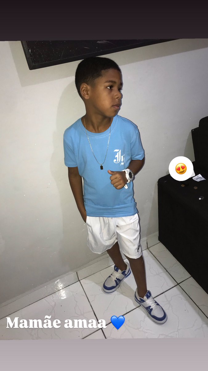 Denisecmaria's tweet photo. Ano novo dá minhas cria 💙💖😍🙏🏽✨ https://t.co/4pvGMCMBpG