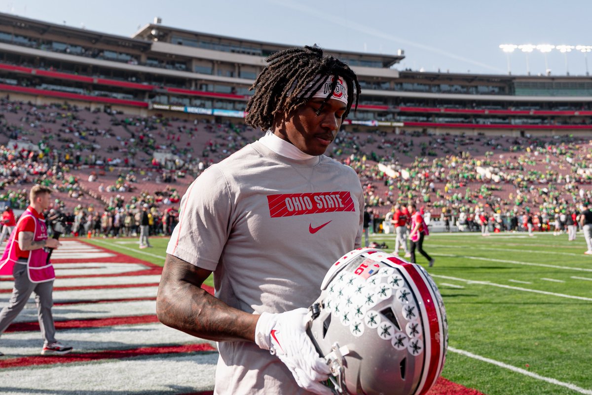 OhioStateFB's tweet photo. THE Best Helmet in College Football 🌹 https://t.co/j2eum53fXm