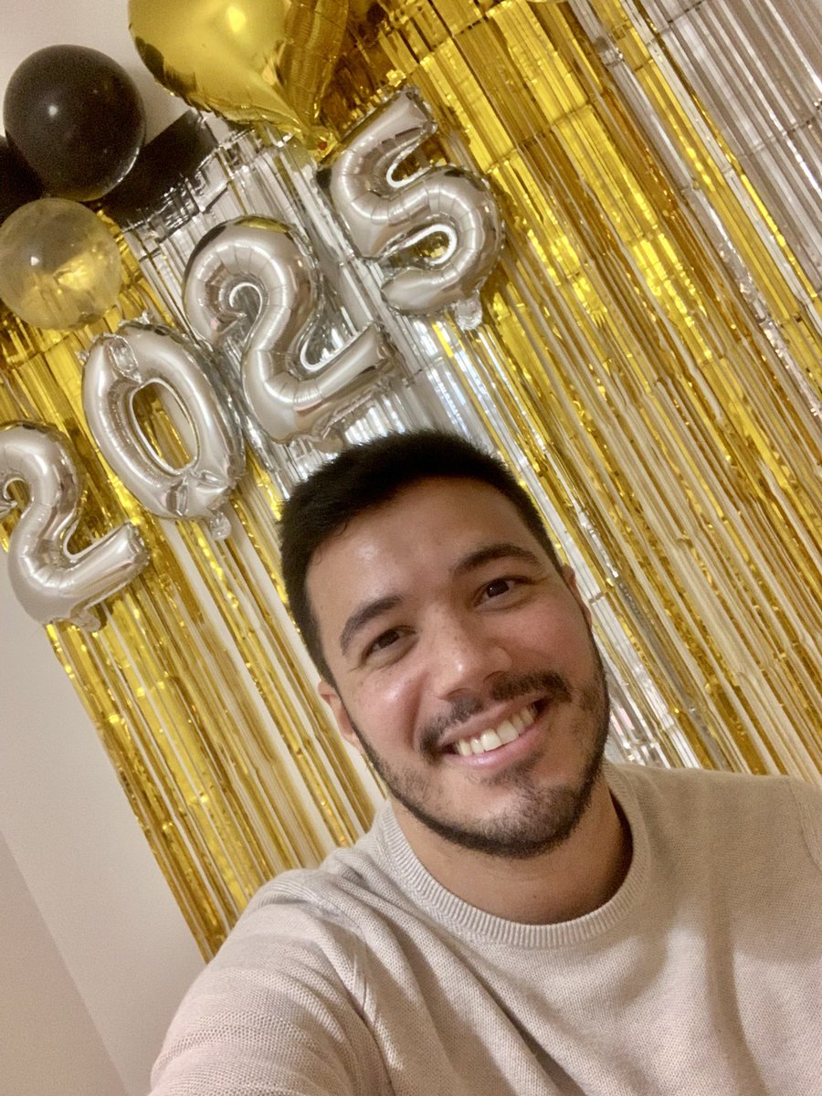 isaacgduno's tweet photo. Feliz 2025🙂‍↔️✨ https://t.co/0oTVG6Srvs