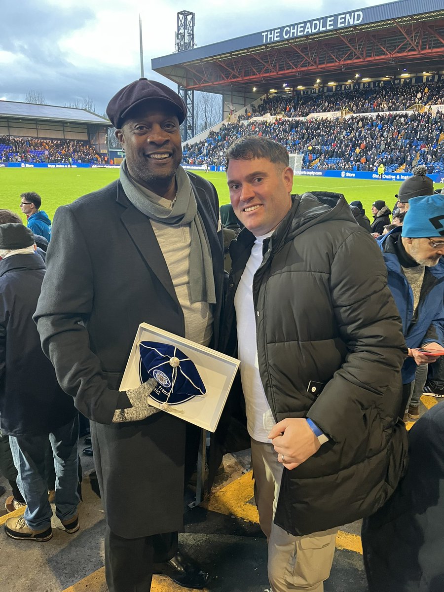 danny kay (@dannykay8) on Twitter photo Finally got to meet my football hero growing up today β½οΈ kig Kev π
My daughter didnβt have a clue who he was. Thank you Kev for the pics and my daughter said hope you liked the sweets ππ
<a href="/Shazbots69/">Sharon Francis</a> safe travels back home x Finally got to meet my football hero growing up today β½οΈ kig Kev π
My daughter didnβt have a clue who he was. Thank you Kev for the pics and my daughter said hope you liked the sweets ππ
<a href="/Shazbots69/">Sharon Francis</a> safe travels back home x