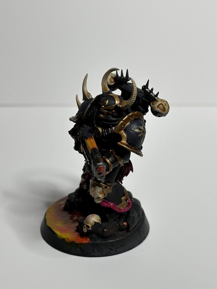 SneakySqueekrz tweet media