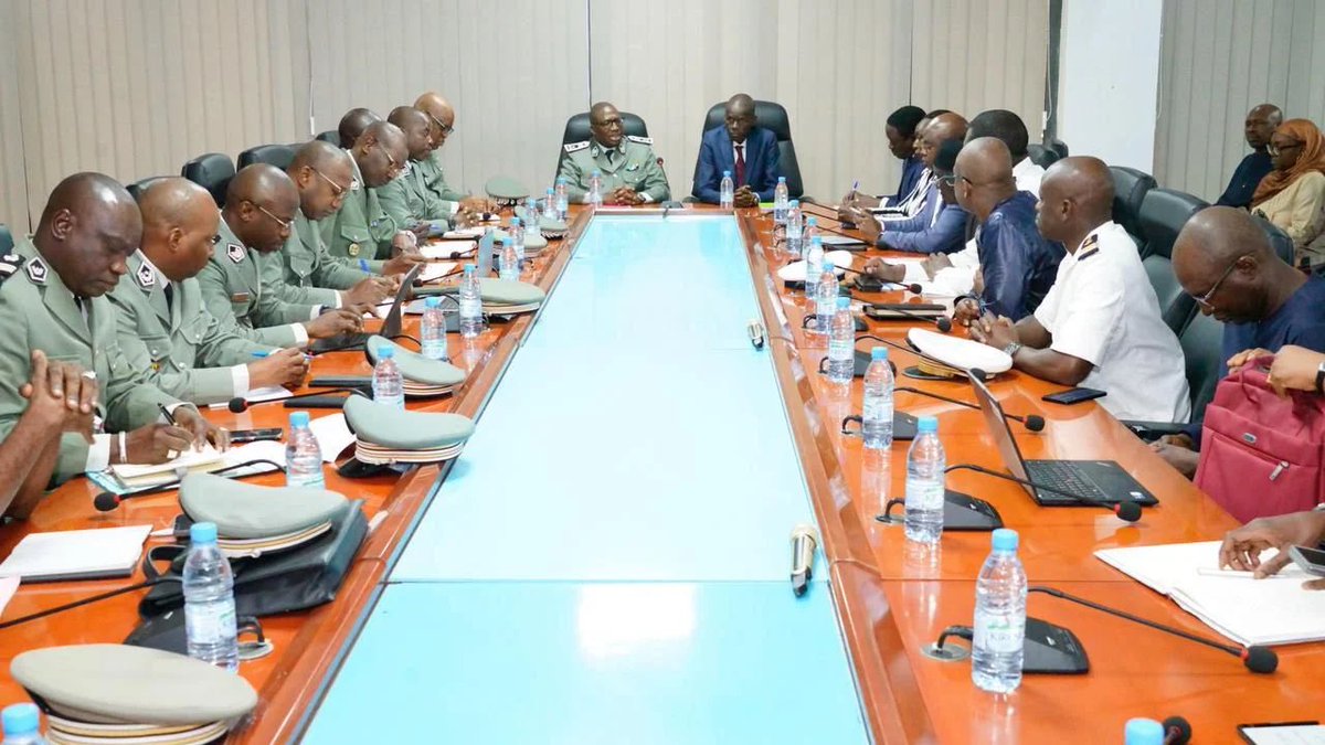 DOUANE SÉNÉGALAISE : Hausse de 13 % des droits et taxes collectés en 2024
rts.sn/actualite/deta…