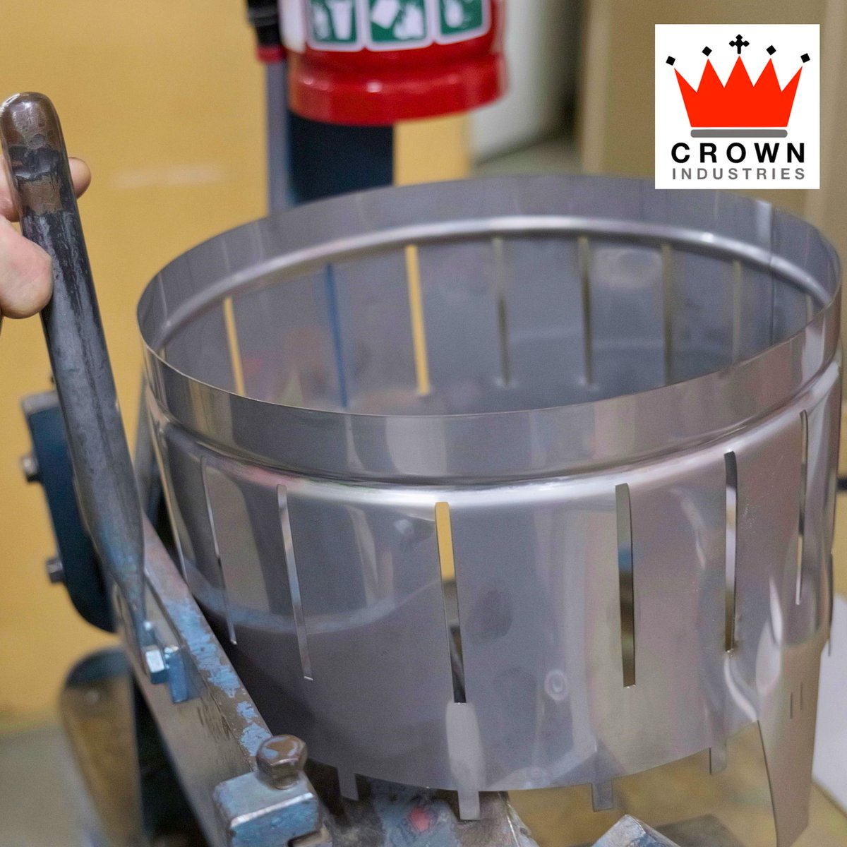 CrownIndustrie2's tweet photo. Here’s a close-up look at our stainless steel steamer basket in the making! 👨‍🏭 CROWN makes sure you get perfect steam circulation every time. Built tough, built smart, and built here in Australia. #AussieOwned #AussieMade #AussieQuality #AussieReliability #CrownIndustries https://t.co/gwSKoOeSRd