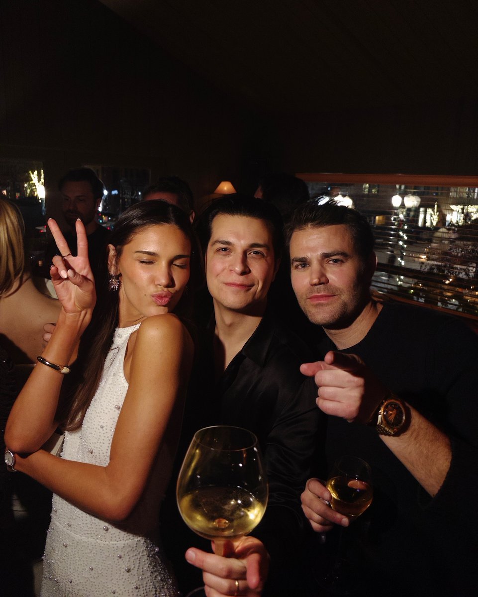 CPW_Midia's tweet photo. 📸|| SEMANA EM PARIS 

#NatalieKuckenburg postou fotos do seu ano novo, tem fotos dela com #PaulWesley . https://t.co/mWrtPNr2jy