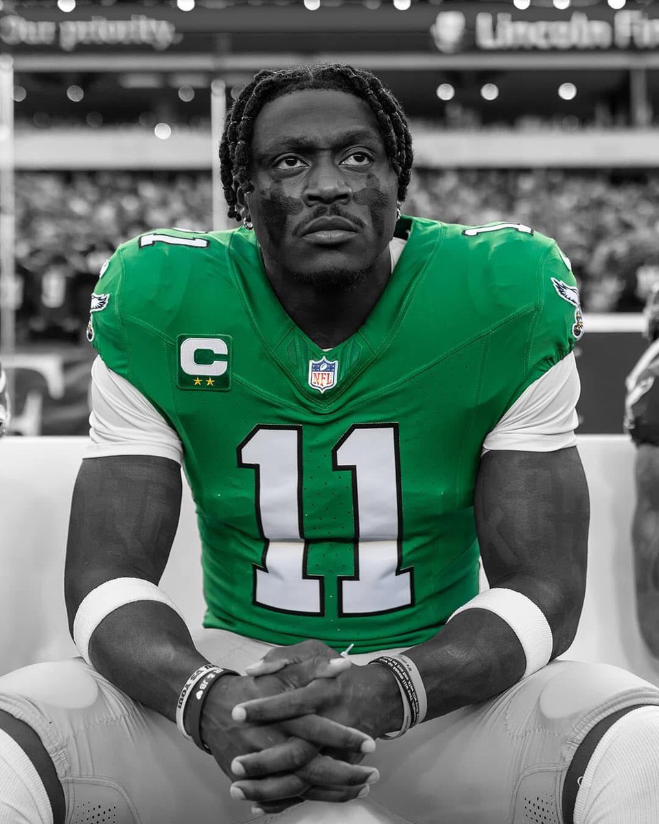 Quay L.Jones🦅 #FlyEaglesFly SBLIX CHAMPIONS!! tweet media