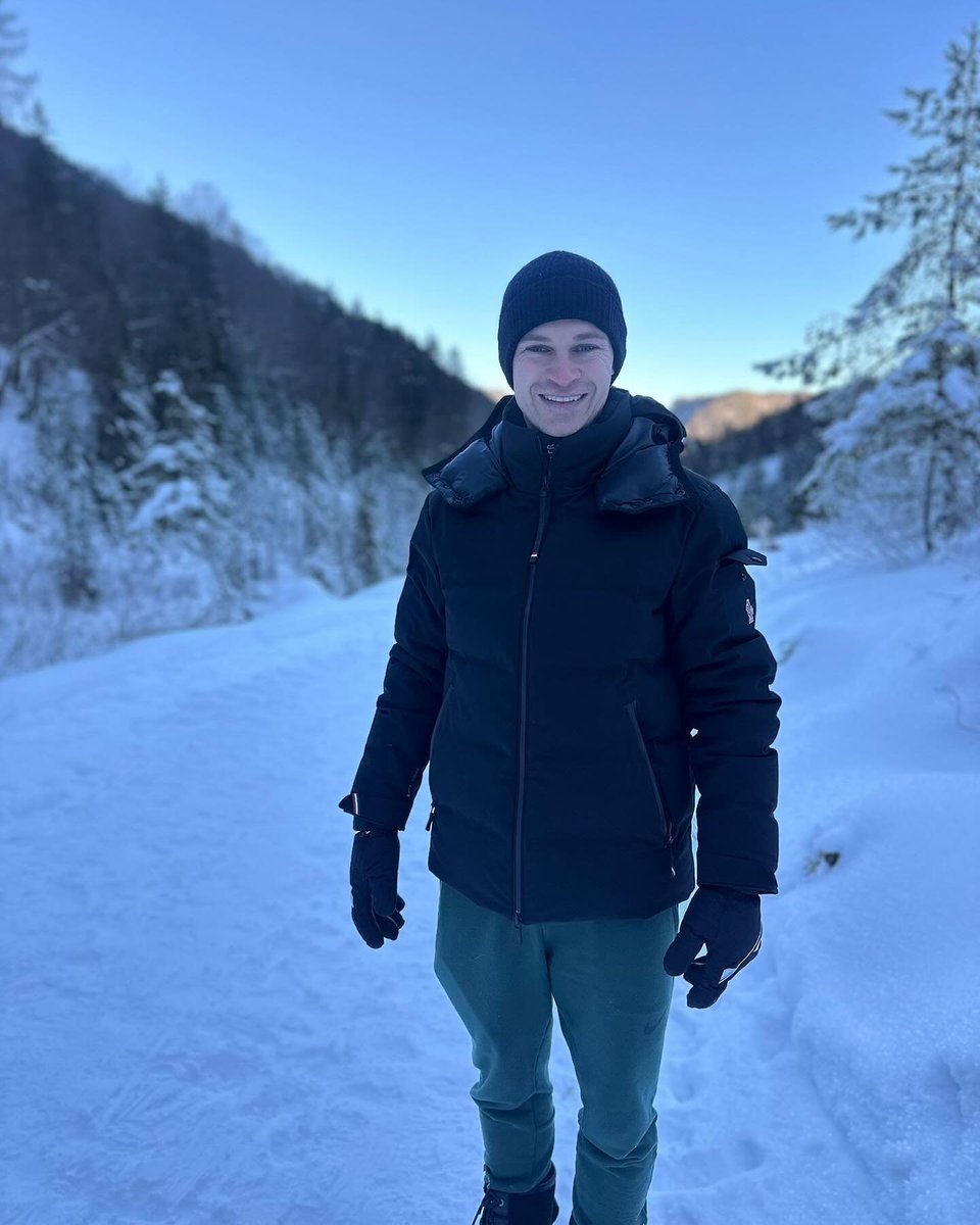 Euch allen einen guten Start.
Wir haben gemeinsam viel vor!

#believeauch2025inyourself 👉🏽😮 🤹🏽‍♂️