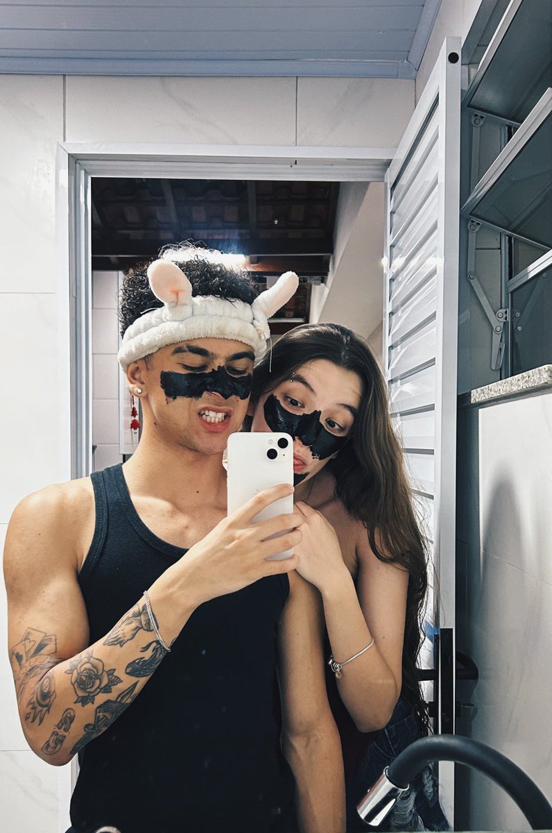 bywarcela's tweet photo. pra sempre com você. 💞 https://t.co/Bxg6Qz0cvV