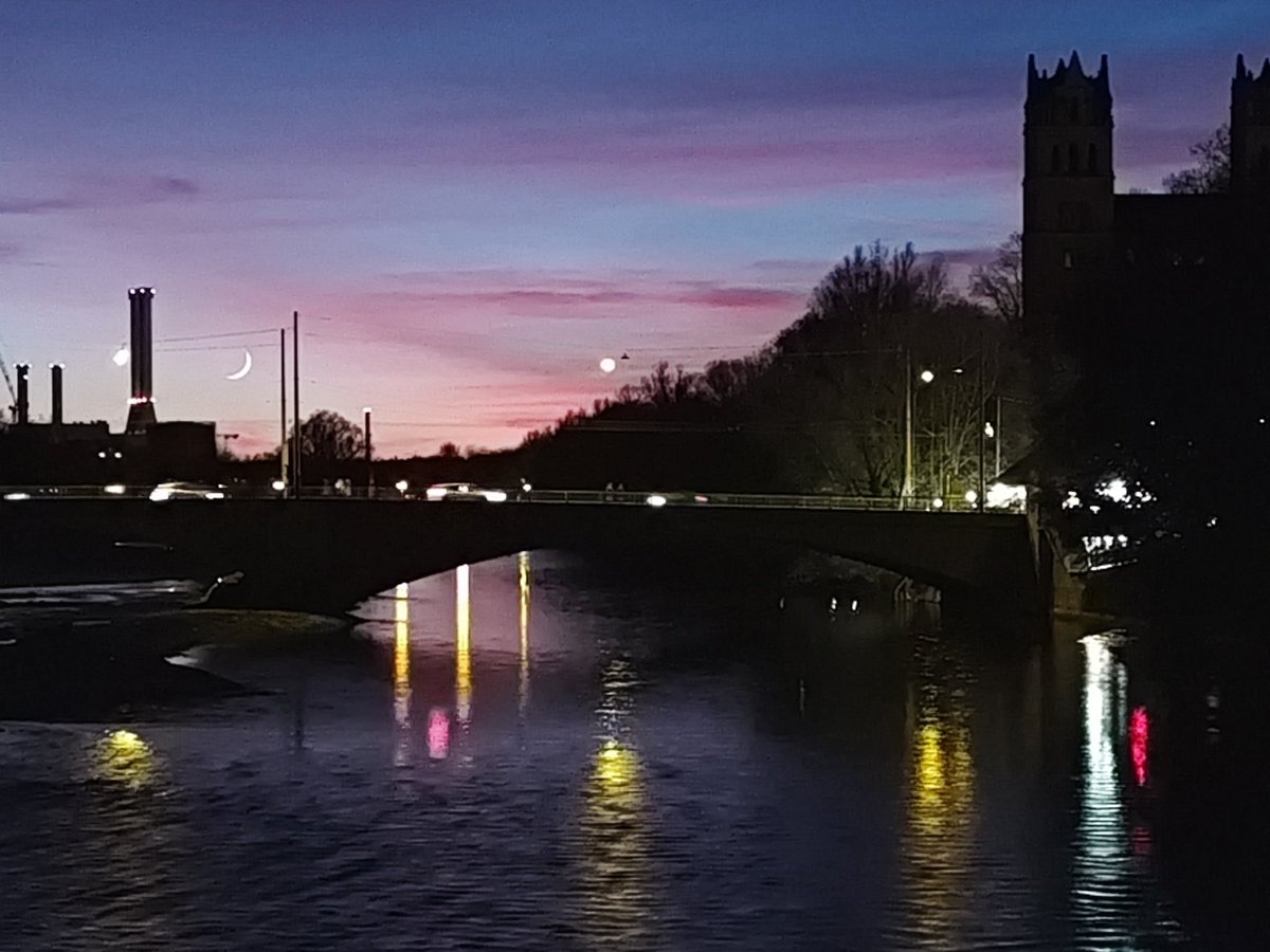 BerlinEnglander's tweet photo. @drbecky_ After a long walk through Munich was treated to a fingernail moon setting over the river Isar in a beautiful dusk sky. https://t.co/N1lK49lJoN