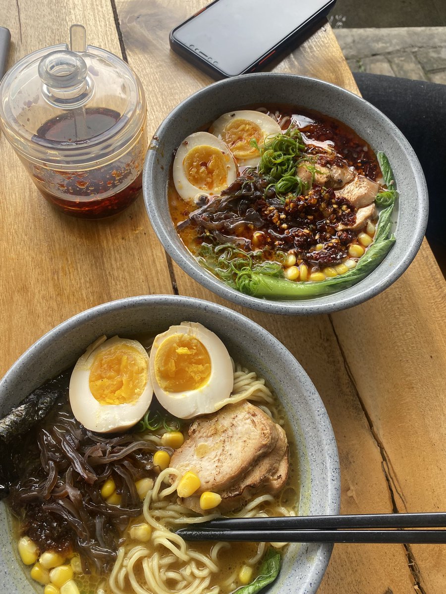 evatheskies's tweet photo. 2025 - foodie ❤️‍🔥🎉
Sebagai pembuka awal tahun ini sengaja berkunjung ke tempat favorit kami di kuningan yaitu “sisi jalan kopi dan ramen senta”. Dengan rasa dan kehangatan yg masih sama, feel like 🏡🏠💫 https://t.co/pw3YXogNHg