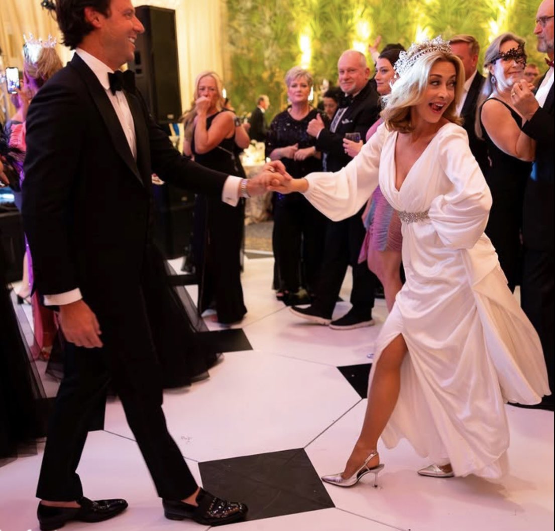 sharonlawrence's tweet photo. Steppin’ into #2025 🪩✨🪩 Happy New Year from the 77th #QueenAzalea
Repost from @ncazaleafest
•
How we’re ringing in the New Year ✨🕺🪩
Happy New Year from our Festival Family! We’re beyond excited for 2025 and everything the 78th Azalea Festival has in store! 🌺🎉 Let’s make this year unforgettable!
#happynewyear #2025 #nye #newyears #ncazaleafest #nc #wilmington #wbnc #wrightsvillebeach