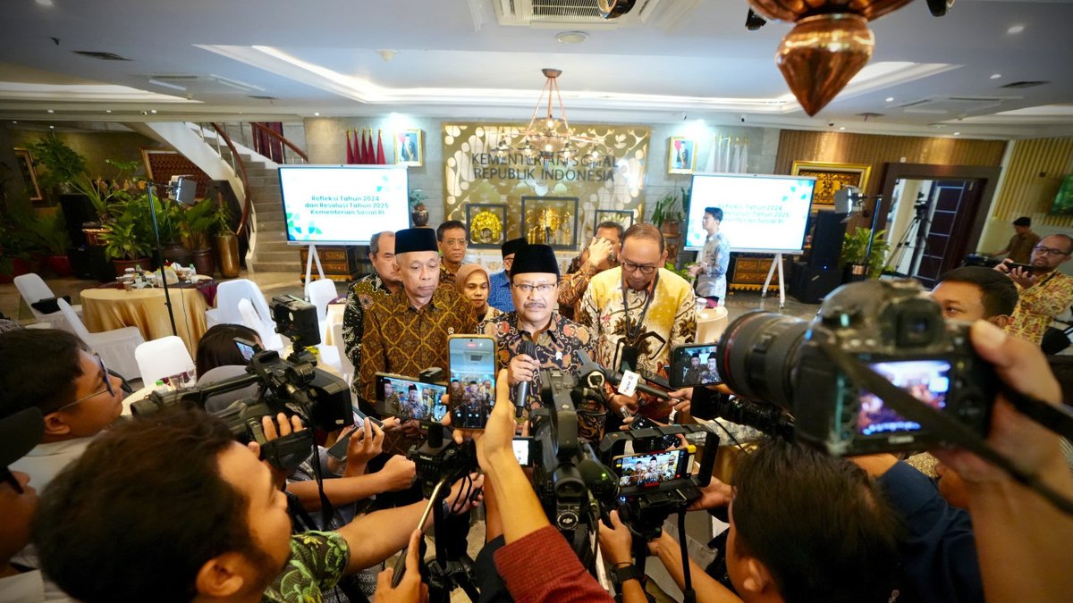 #InfoSosial Refleksi Tahun 2024, Gus Ipul: Kemensos Adalah Rumah Kita Semua

Baca selengkapnya di
kemensos.go.id/berita-terkini…