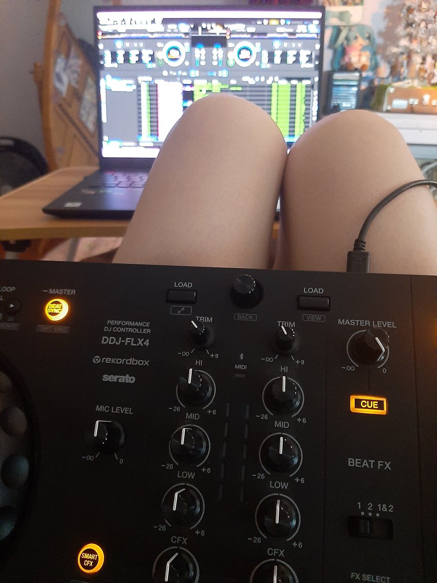 🎧(⁠´⁠∩⁠｡⁠•⁠ ⁠ᵕ⁠ ⁠•⁠｡⁠∩⁠`⁠)