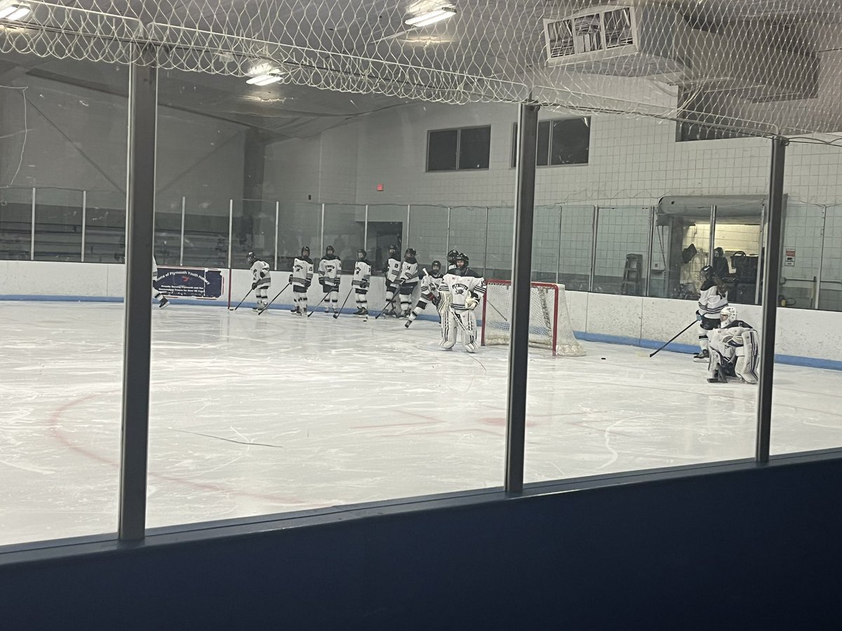 Nothing says New Years like a hockey game Plymouth vs Beverly puck drop at 5:30 at the strong