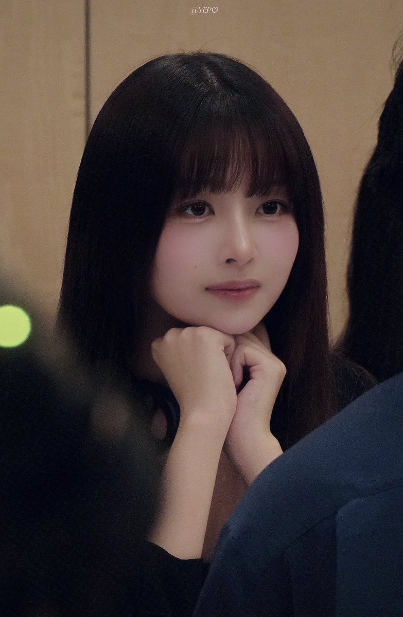 The way she looks at her fans 🫠