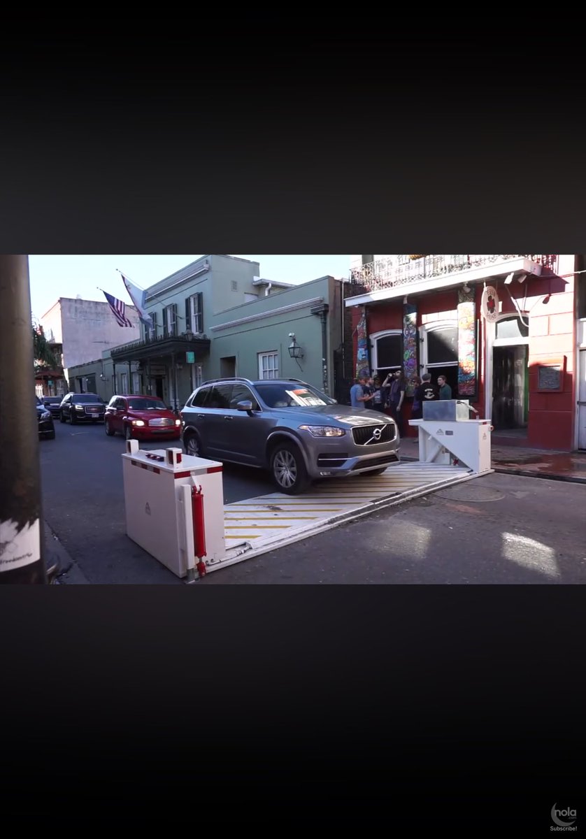 FredericHelbert's tweet image. Mystère…
En 2017 était installé sur #BourbonStreet,  1 dispositif de #protection vs possibles attaques #terroristes 3 barrières métalliques  filtrantes.
Pourquoi n’on elles pas été utilisées hier ?
#neworleansattack