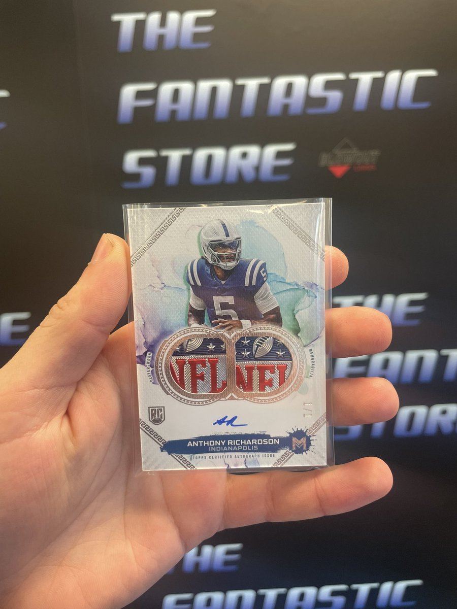 What a way to celebrate the new year and <a href="/Topps/">Topps</a> 1/1 day! Motif Anthony Richardson dual shield 1/1!!!

#topps #1of1Day