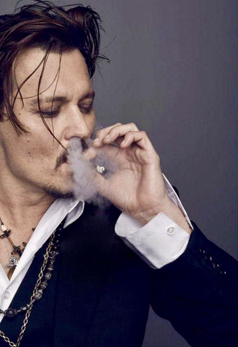 JohnnyHVDepp's tweet image. Good day (dream big 2025) #JohnnyDepp ❤️