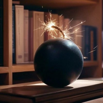 bomber_bookworm's tweet image. #新しいプロフィール画像