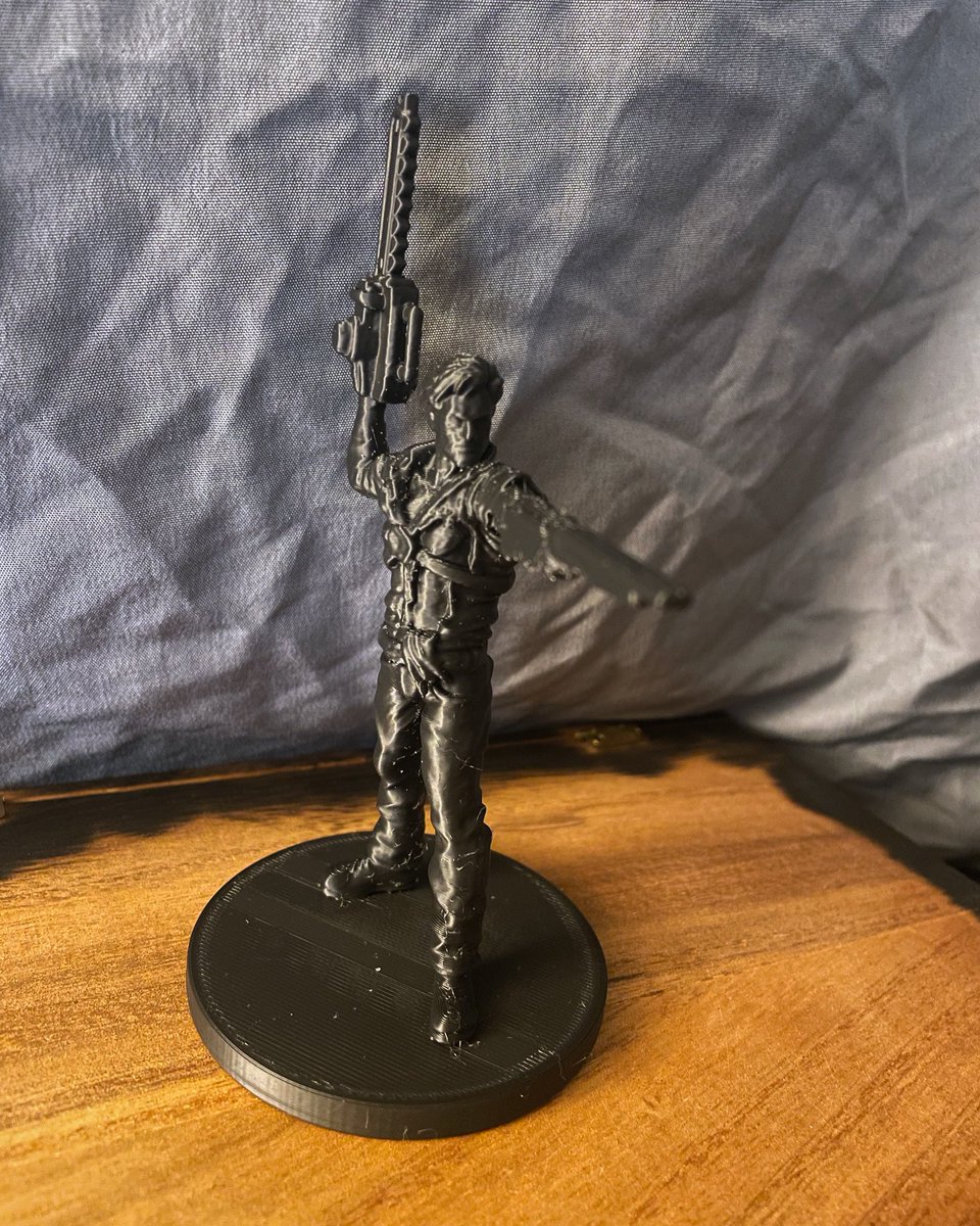Ngravescrypt's tweet photo. Good? Bad? I’m The Guy With The 3D Printer. #ashwillams #evildead #deadite #horror #horrormovies #3dprinting #3dprint https://t.co/aEoQditPZm