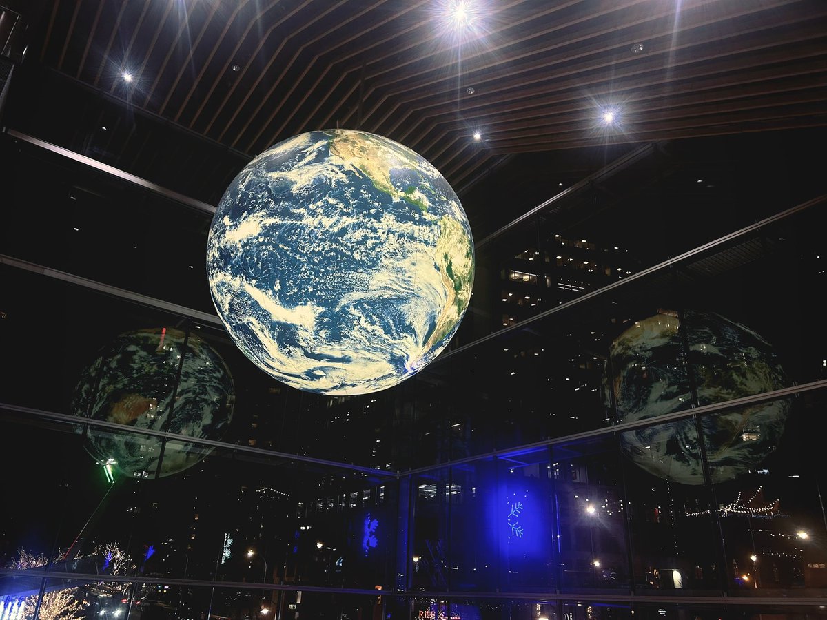 Happy New Year! 
Thanks to everyone who visited my posters at #neurips2024 ! 
Hope to get better data in better ways to build better models in 2025! 🚀✨