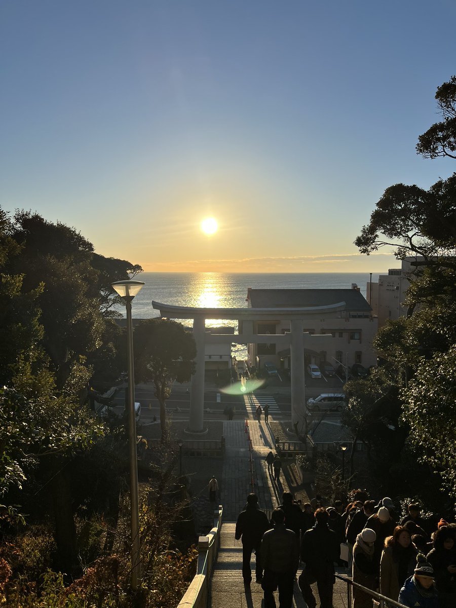 TARMAC_ROUBAIX's tweet photo. あけましておめでとうございます🎍一日遅いけど初日の出見に今年も大洗🌅w #ロードバイク乗りと繋がりたい　#SPECIALIZED #SーWORKS #大洗 #日の出 https://t.co/r54w8ABW1A