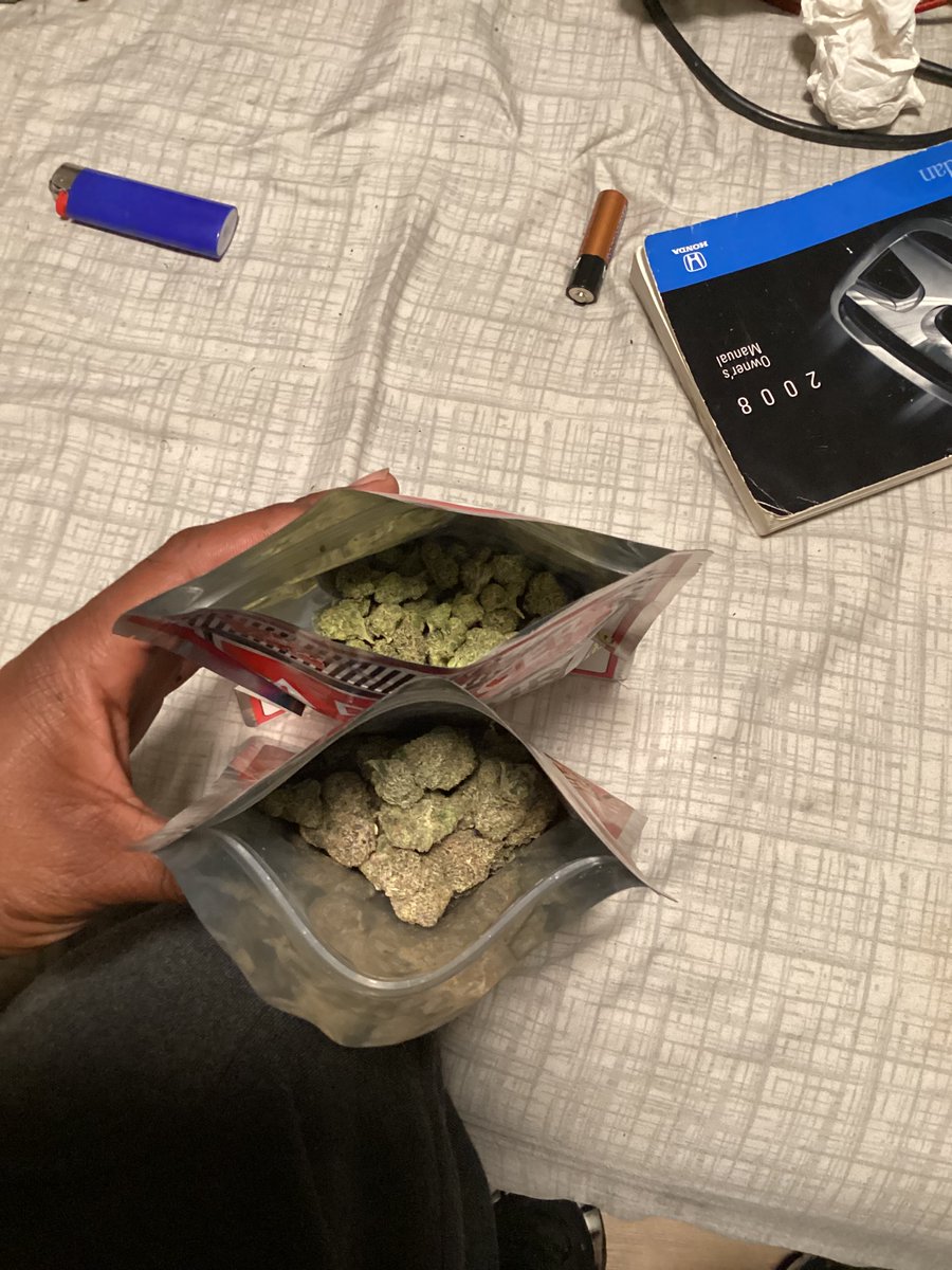 Mookfromda4's tweet photo. Shit smoking come shop https://t.co/0jYbxS6pPF