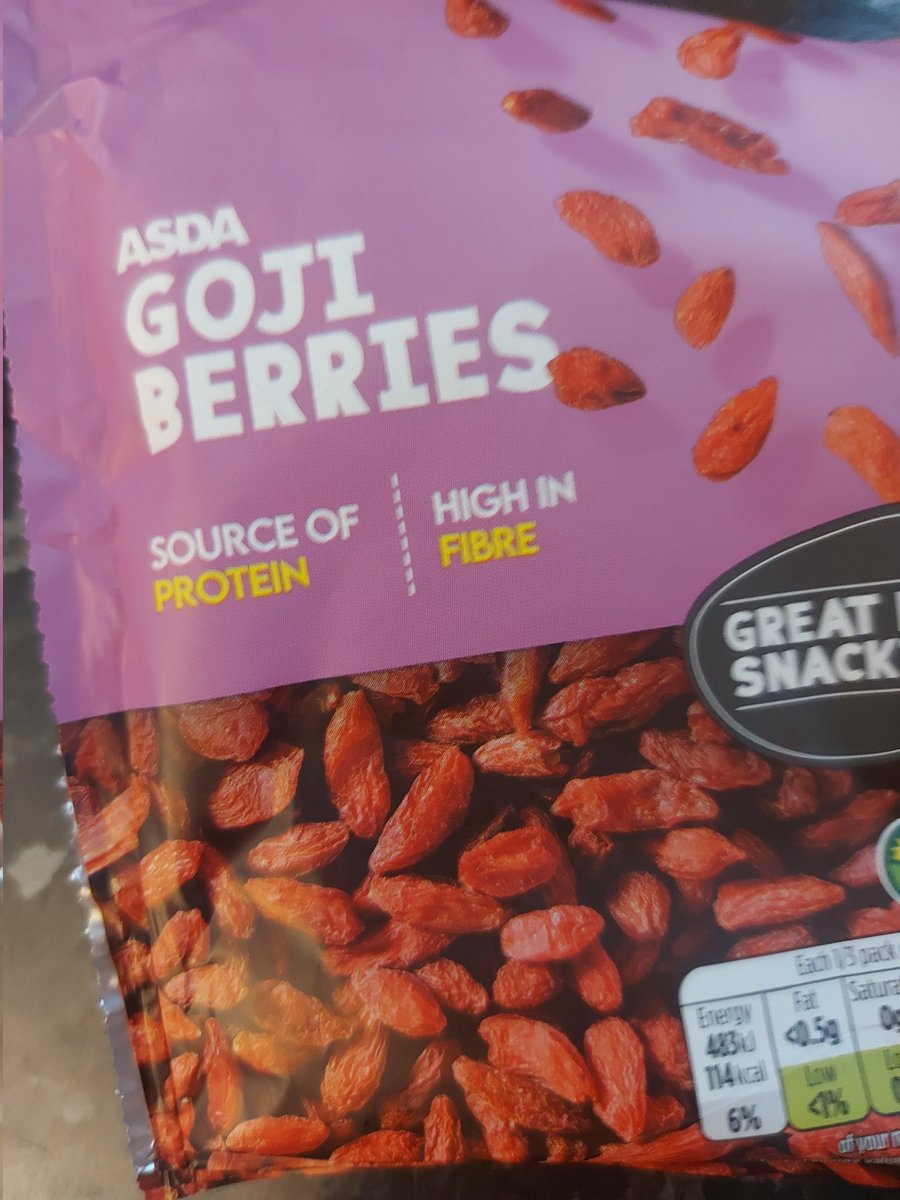 PerffaithSimmer's tweet image. Starting my year off right with salmon and vegetables.. also I tried goji berries for the first time and I like them! 💪🏼☺️