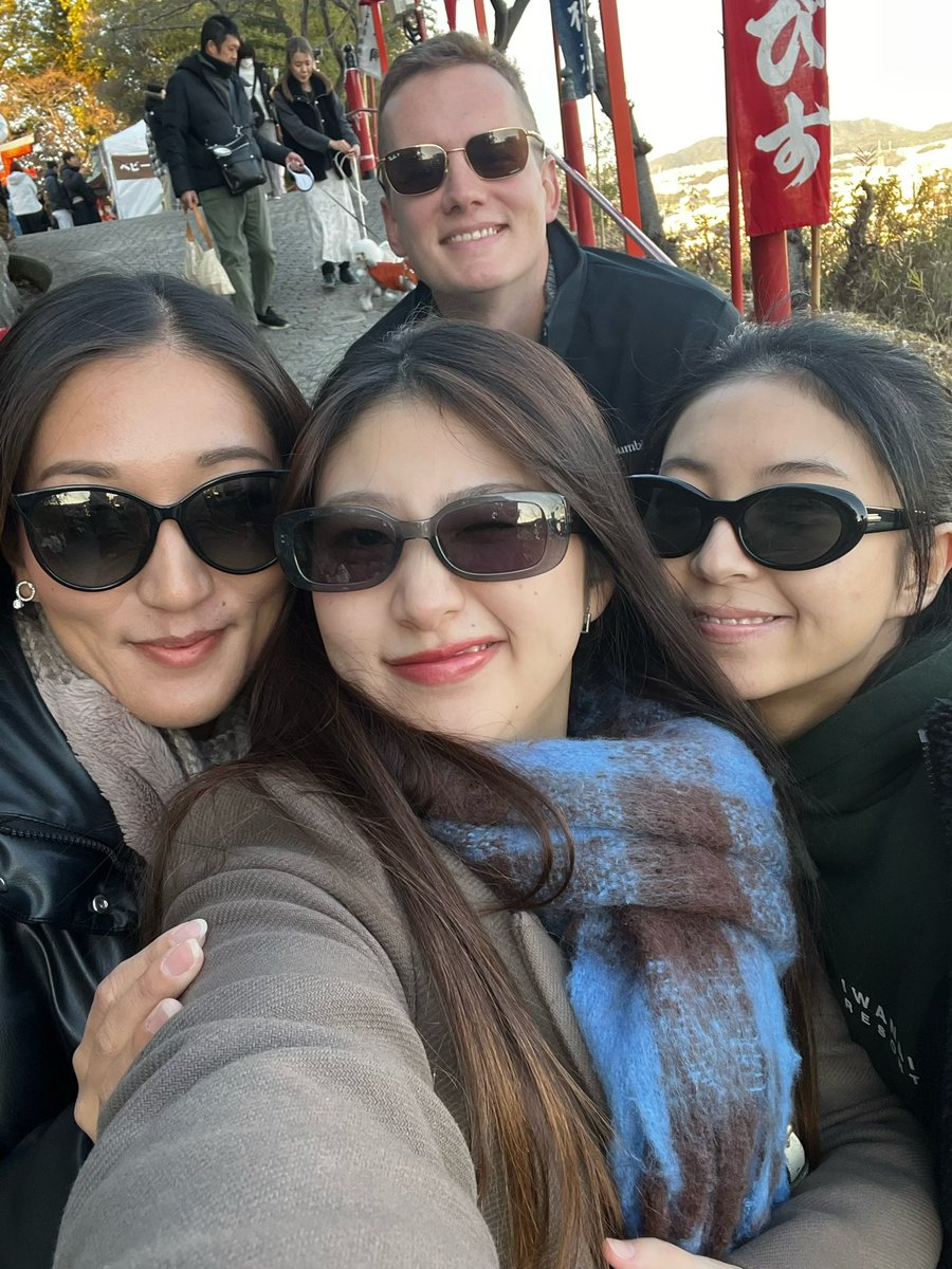 AyakaOkUNO's tweet photo. Happy new year!!✨⛩🎍❤️ #2025 
明けましておめでとう御座います♪ 
今年も最高な1年にしましょう---！！✨ https://t.co/bnNZYFl0z3