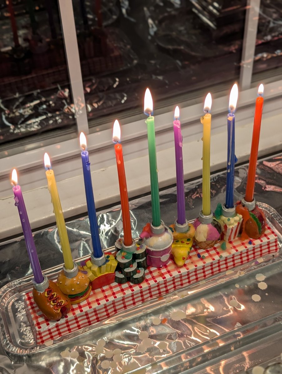 SBAdealCloser's tweet image. The 8th night of Chanukah is always bittersweet! 

According to Jewish law, the holiday extends out through the next 23 hours or so, but I already feel like the holiday and it's associated joy is waning. 

Till next year!

#Chanukah #HappyChanukah
