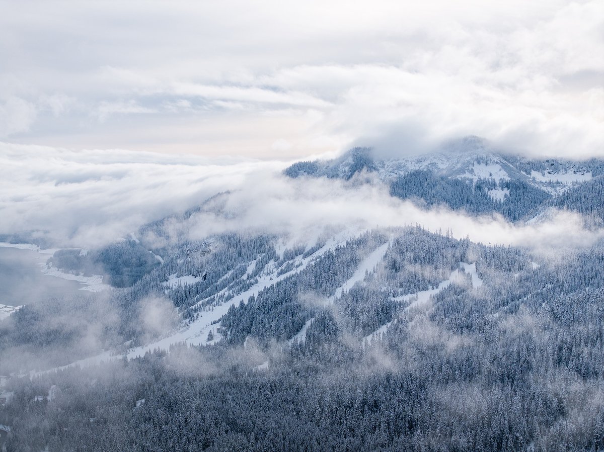 SummitSnow411's tweet image. Ops Update- 🏔️ Summit East & Nordic trails - OPENING ON FRIDAY 1/3! 🎉
We're adding more terrain to the lineup - join us for our first Friday at Summit East! 🎿